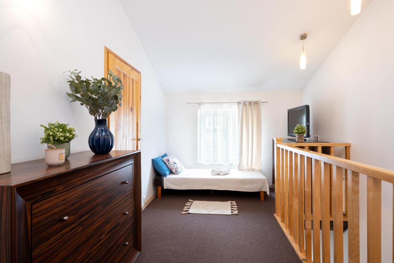 Sleeping In Main Market Apartment Krakau
